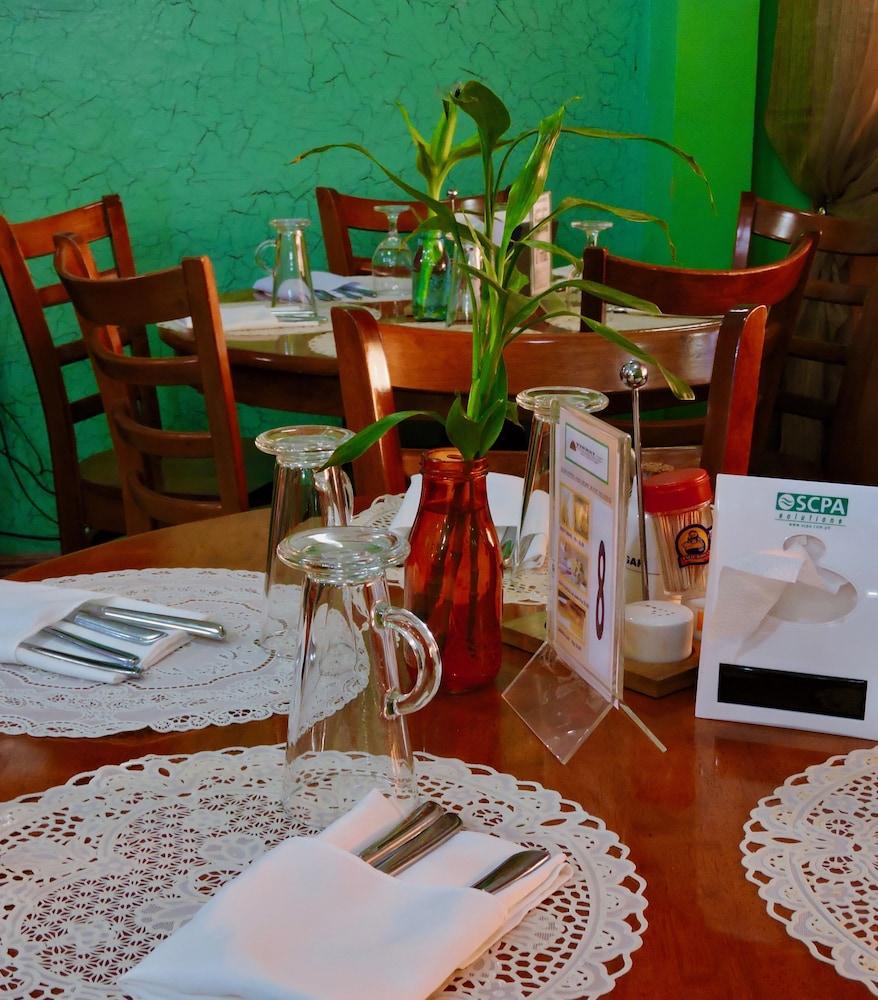 Tinhat Halal حلال Certified Boutique Hotel And Restaurant Davao Exterior foto
