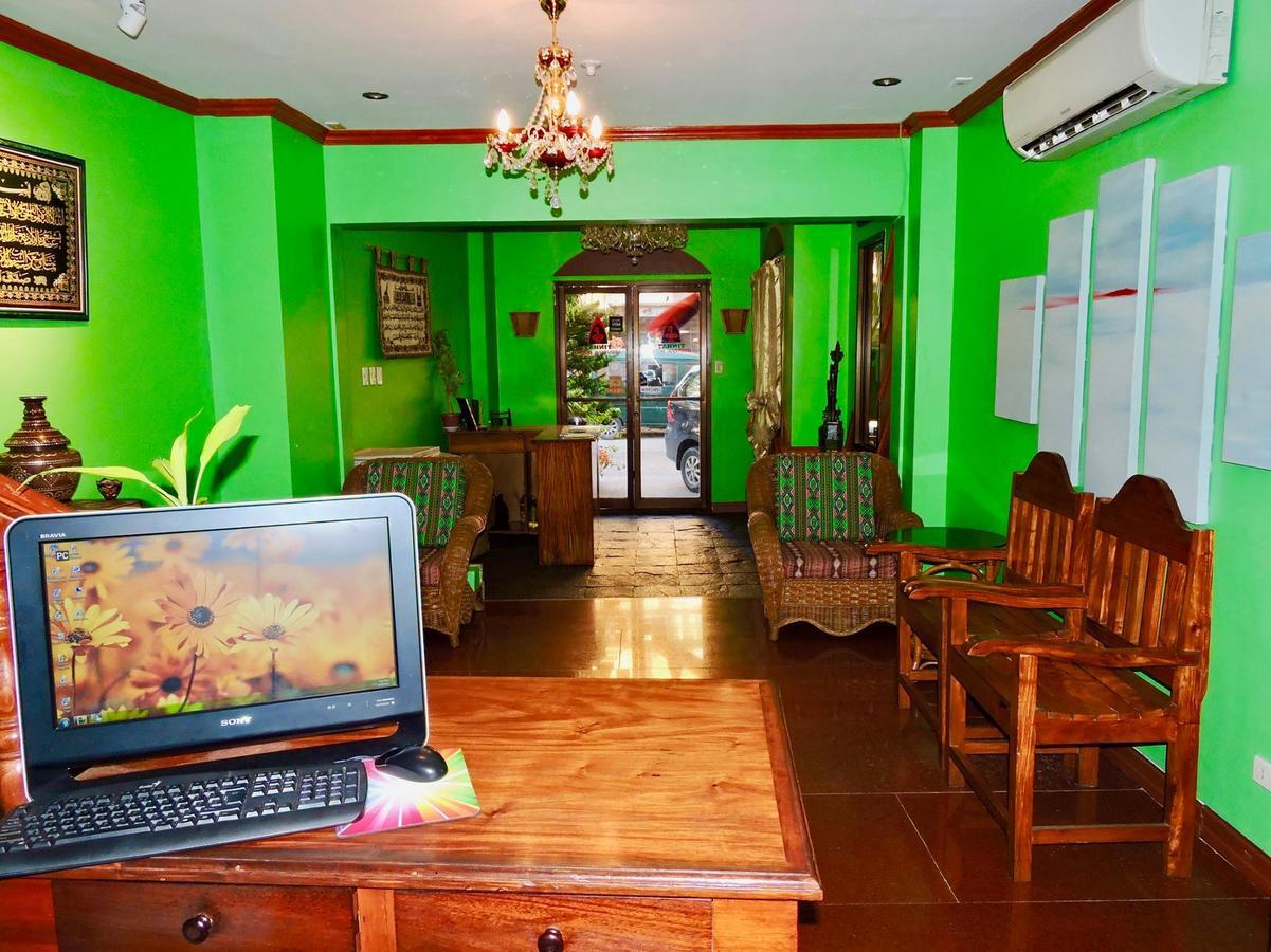 Tinhat Halal حلال Certified Boutique Hotel And Restaurant Davao Exterior foto