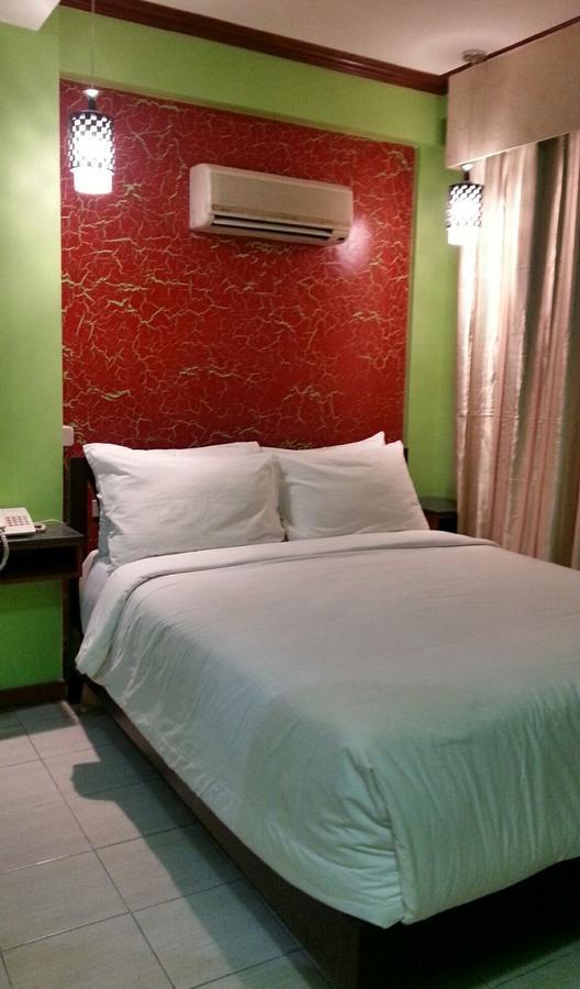 Tinhat Halal حلال Certified Boutique Hotel And Restaurant Davao Exterior foto