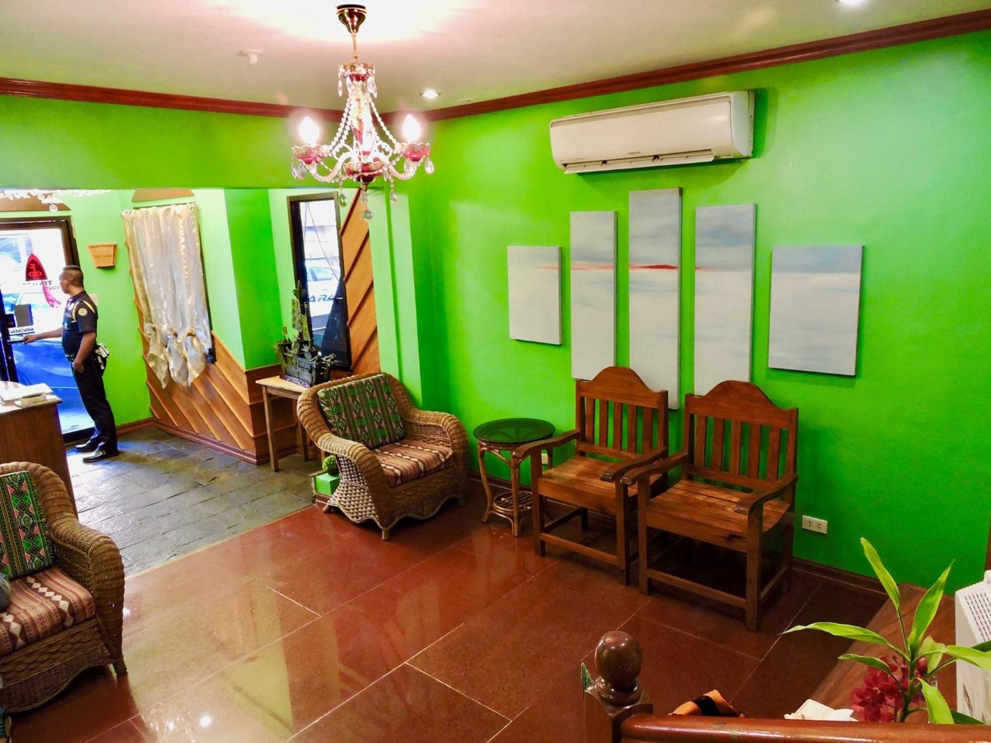 Tinhat Halal حلال Certified Boutique Hotel And Restaurant Davao Exterior foto