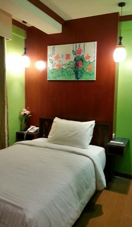 Tinhat Halal حلال Certified Boutique Hotel And Restaurant Davao Exterior foto
