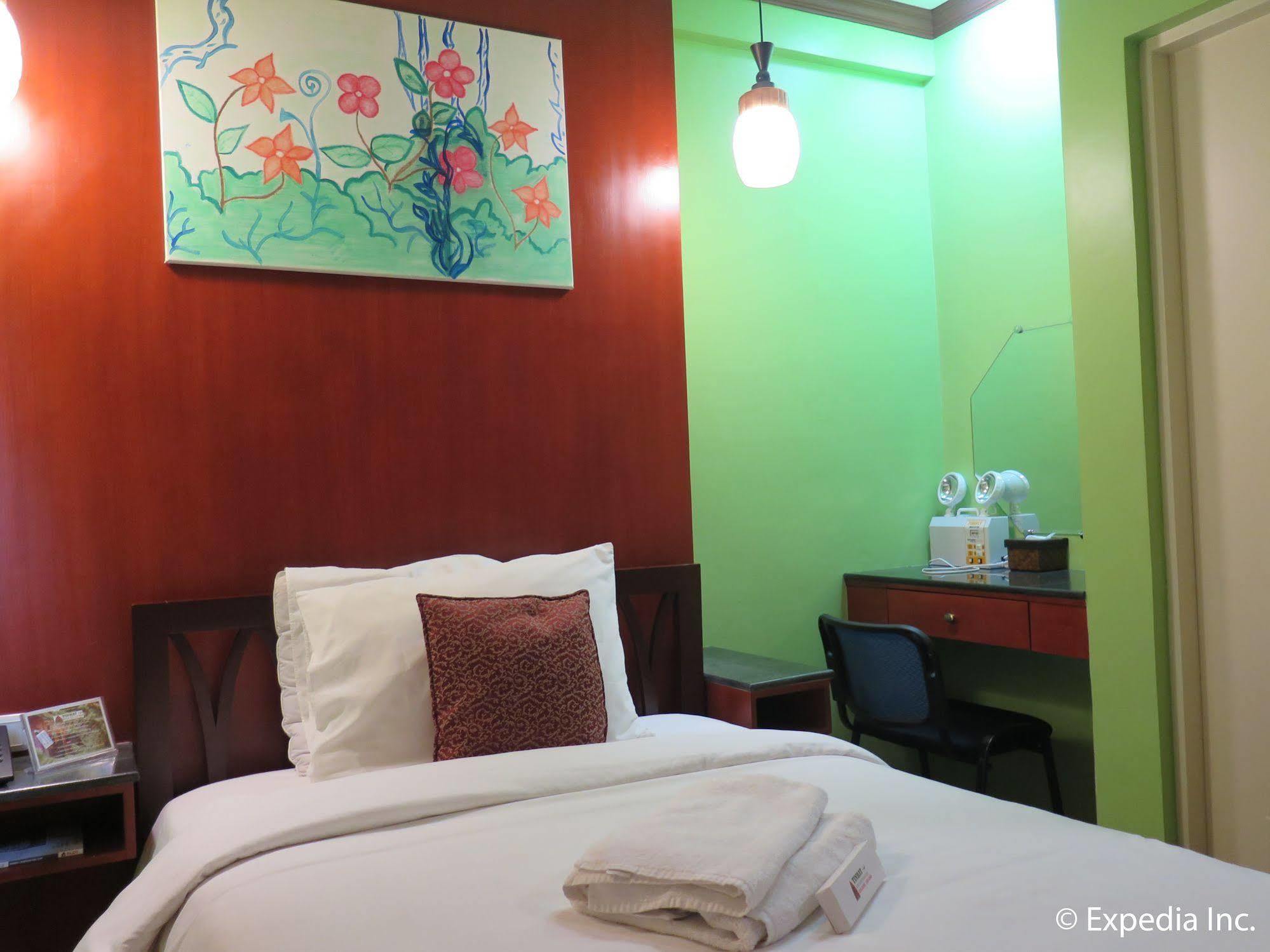 Tinhat Halal حلال Certified Boutique Hotel And Restaurant Davao Exterior foto